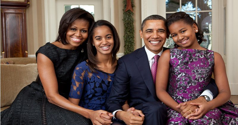 ओबामा: मेरी बेटियाँ सेना में जायेंगी तो मुझे उनपर गर्व होगा