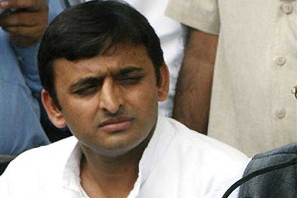 akhilesh yadav nose