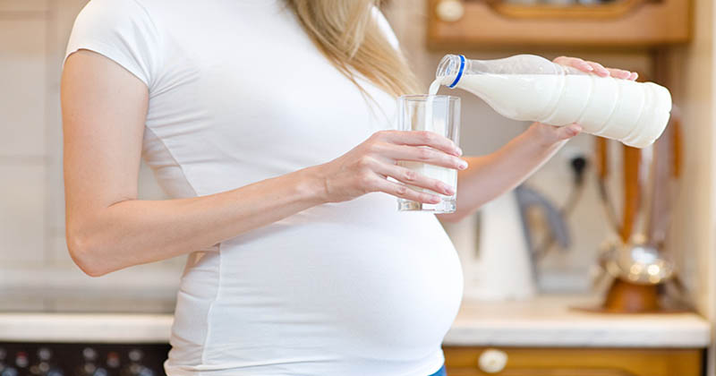 pregnancy time drinking milk