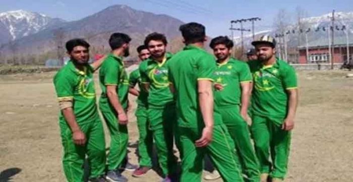 Kashmiri wears Pakistani jerseys