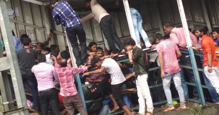 बड़ी ख़बर – मुंबई के एलफिंस्टन रेलवे स्टेशन पर मची भगदड़, 22 लोगों की मौत, 30 से ज्यादा लोग हुए घायल