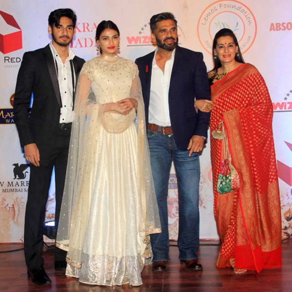 sunil shetty and mana shetty