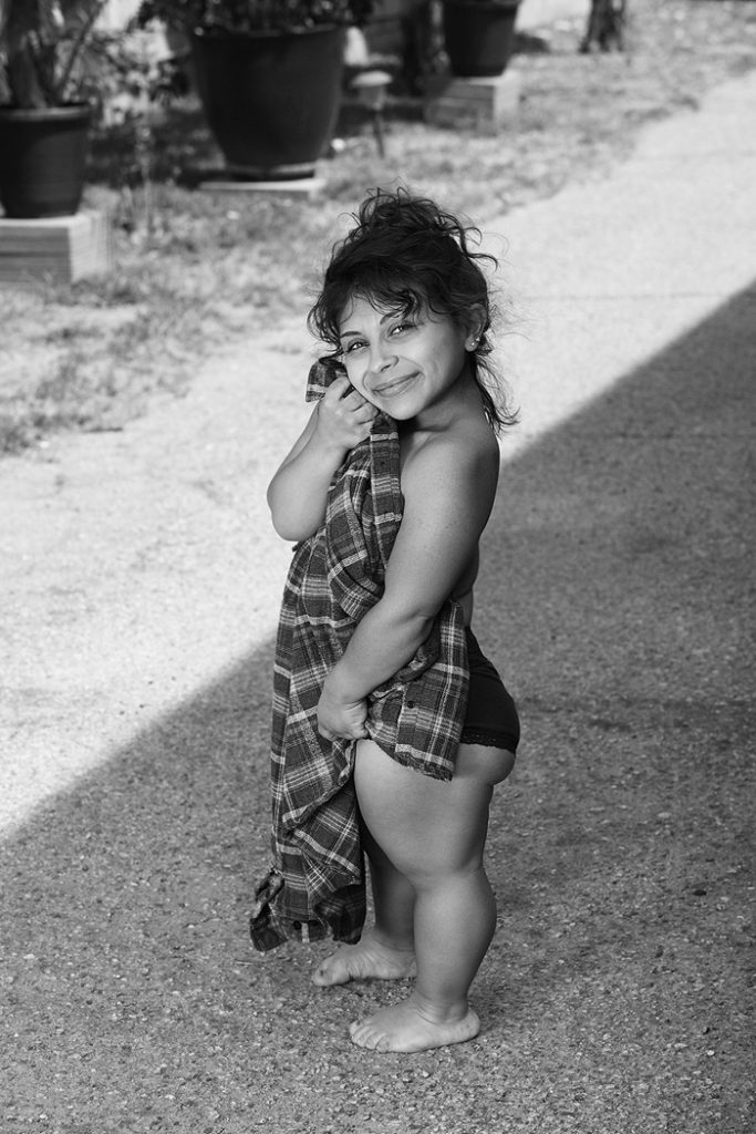 The 3 foot 4 inch sisling model, photos, viral, social media, dru 