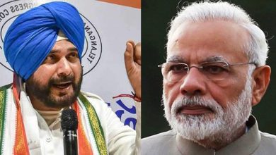 सिद्धू का पीएम मोदी पर विवादित बयान, कहा- अंबानी की गोद में बैठे पीएम