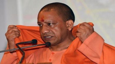विवाद बढ़ता देश सीएम योगी ने हनुमान को दलित बताने वाले बयान पर तोड़ी चुप्पी