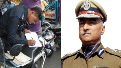 सबकुछ भुलकर निभाई ड्यूटी और काटा अपने ही DGP का चालान, फिर DGP ने सिपाही से किया ये व्यवहार