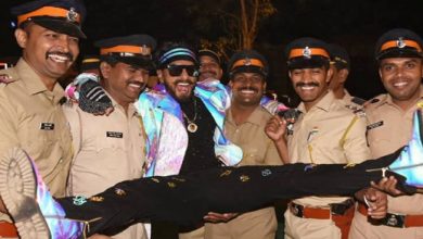 जोश-जोश में मुंबई पुलिस के साथ ऐसी हरकत कर गए रणवीर, फैंस ने कहा- तुम नकली हो