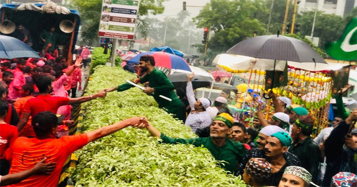 गणेश उत्सव और मुहर्रम की ये तस्वीर जीत रही लोगो का दिल, जानिए क्या हैं इसमें ख़ास