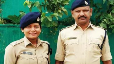 लॉकडाउन ने बनाया अनोखा संयोग: पिता SI तो बेटी DSP, एक ही थाने में दे रहे हैं ड्यूटी