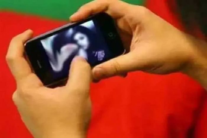 adult video on mobile