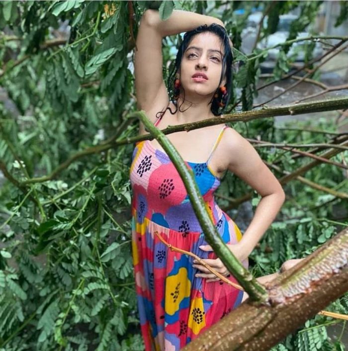 deepika singh hot pose