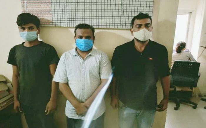 ex-racket-girls-boys-arrested-in-noida