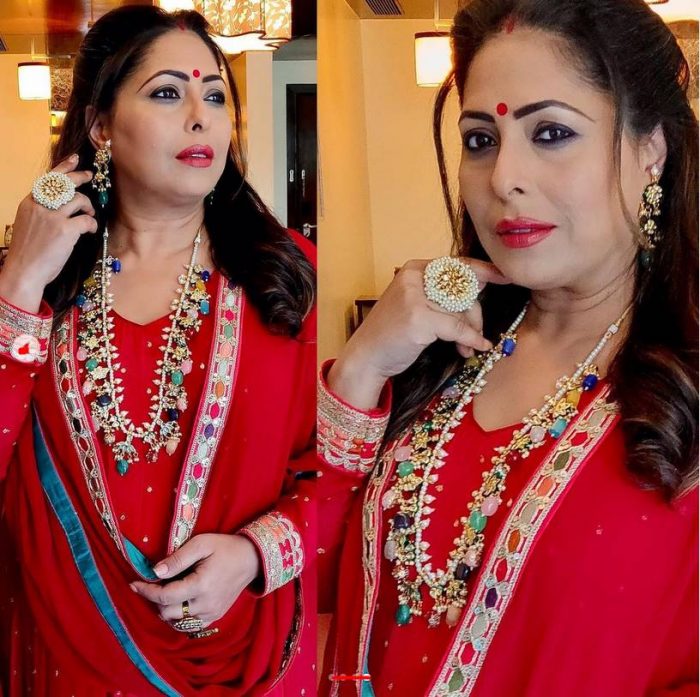 geeta kapur with red sindoor