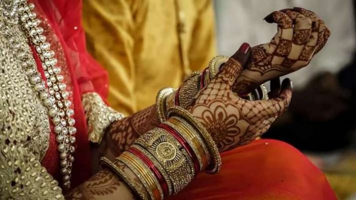 indian marriage bride hand