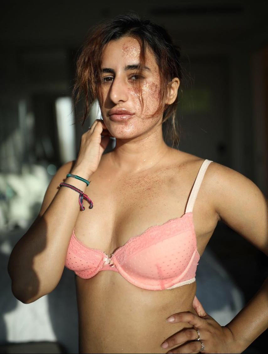 saloni chopra 