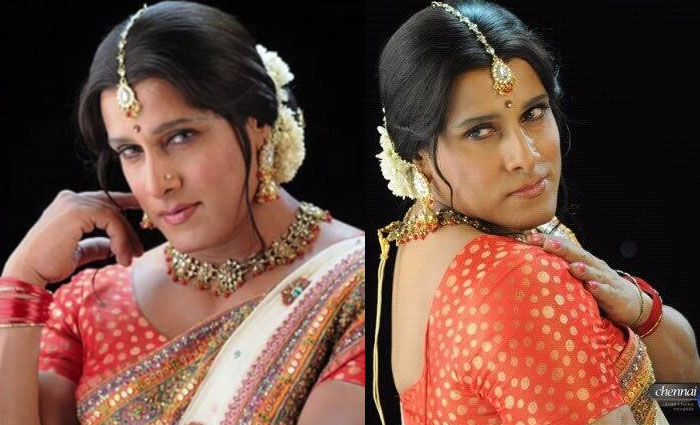 Chiyan Vikram women getup