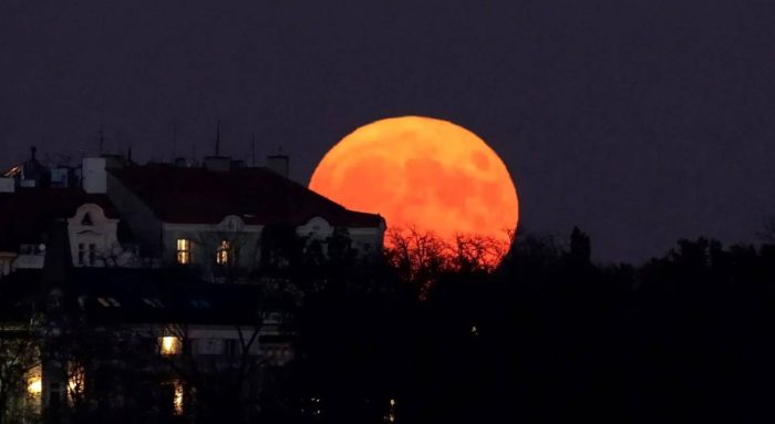 supermoon red