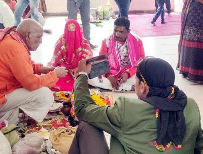 groom brother beats bride on road