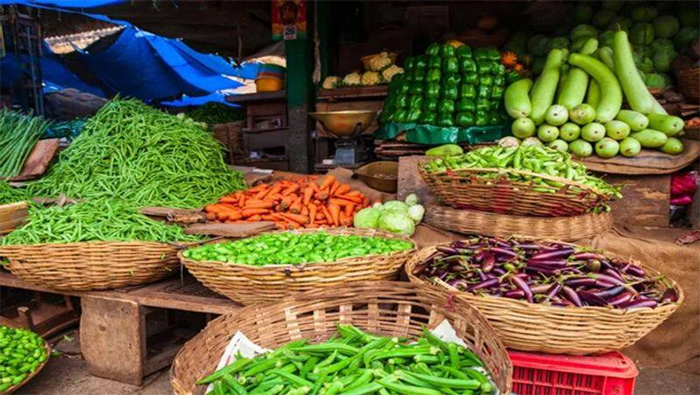 hyderabad-reshma-begum-selling-vegetables-in-burkha-for-son