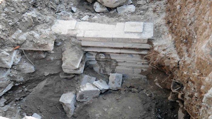 mp-ujjain-excavation-2100-years-old-temple-wall-found