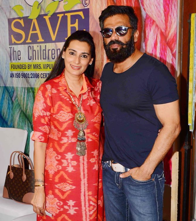 sunil shetty and mana shetty