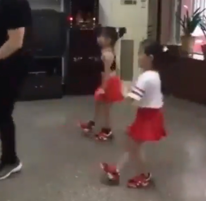 watch-how-little-girls-dance-like-professional-dancer