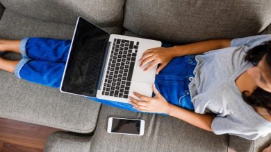 woman with laptop