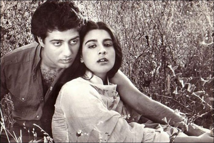 Dharmendra And Dimpal Kising Seen