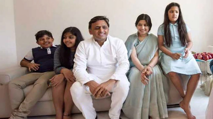 akhilesh yadav family