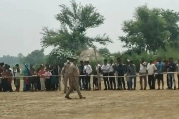 father-in-law-arranged-helicopter-for-newly-married-bride-and-gram-pradhan