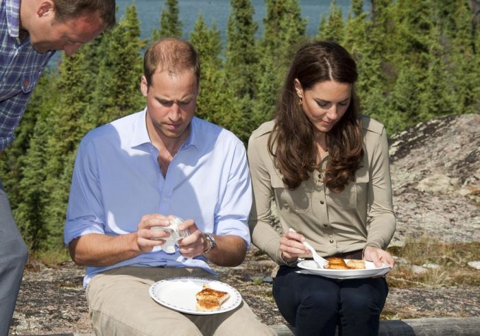 table-manners-in-royal-family-england