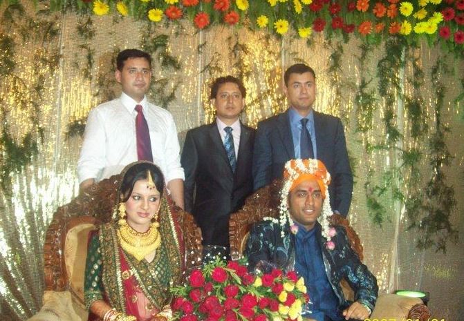 dhoni sakshi marriage