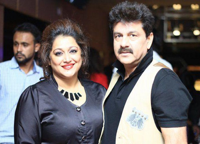 manoj prabhakar wife