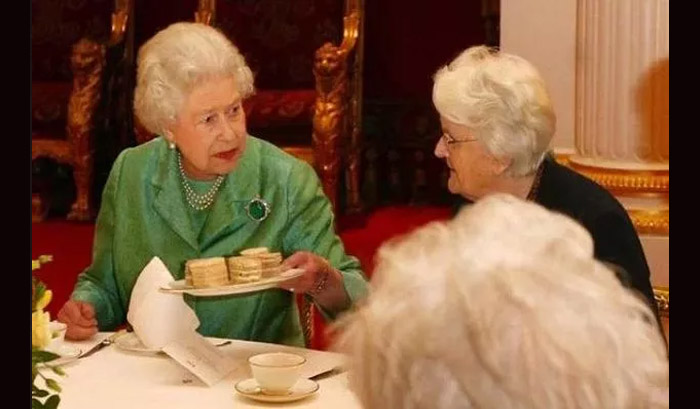 table-manners-in-royal-family-england