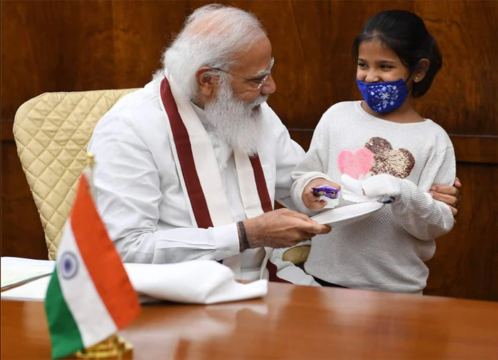 10-year-old-girl-meet-pm-modi