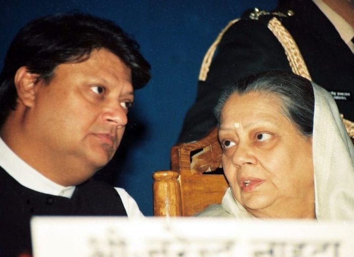 Jyotiraditya scindia family