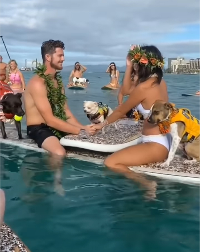 bride-groom-get-married-at-ocean