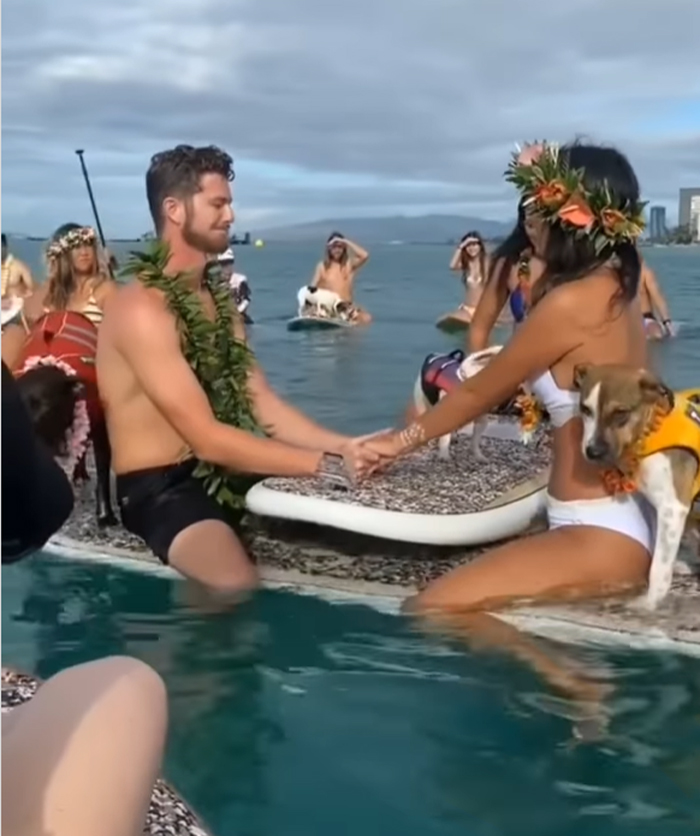 bride-groom-get-married-at-ocean
