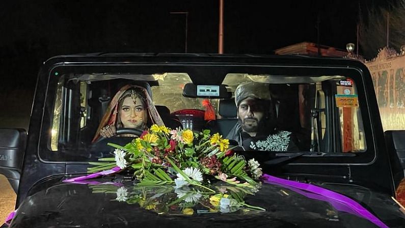 kashmiri-bride-driving-mahindra-thar-went-viral