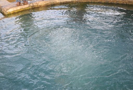 mysterious-dalahi-kund-is-located-in-bokaro-jharkhand-where-water-comes-out-by-clapping