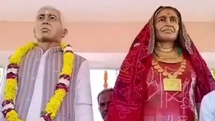 rajasthan-sons-put-statue-of-there-alive-mother