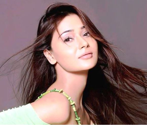 sara khan 