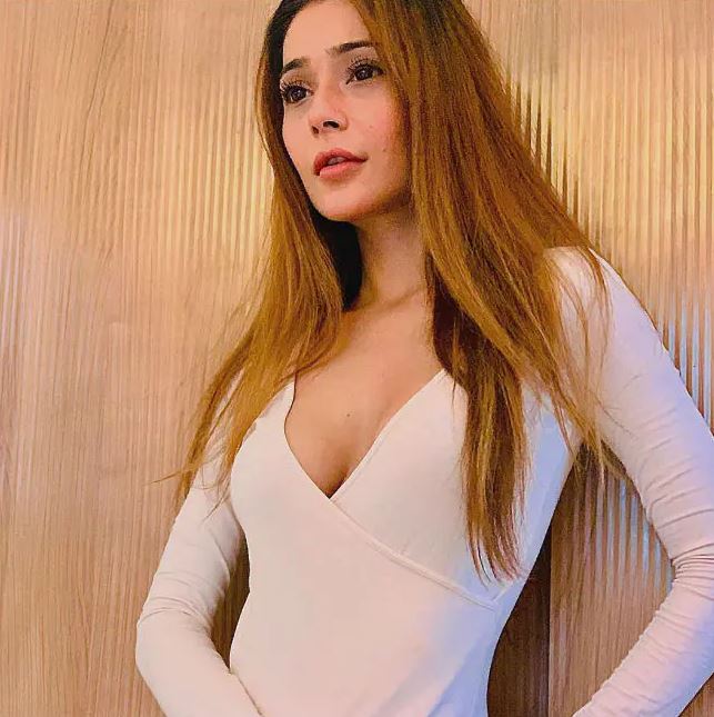 sara khan 