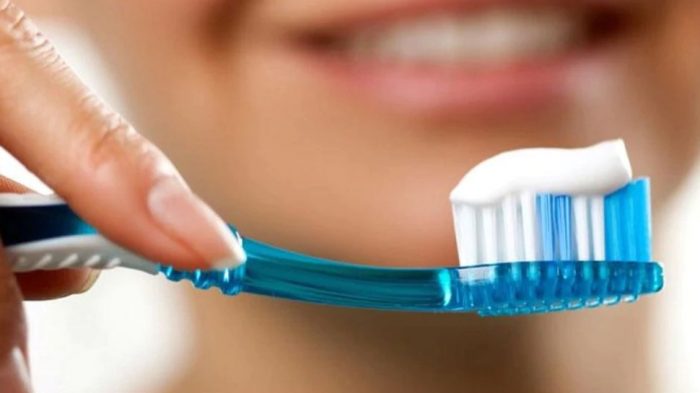 Girl dies after brushing teeth 