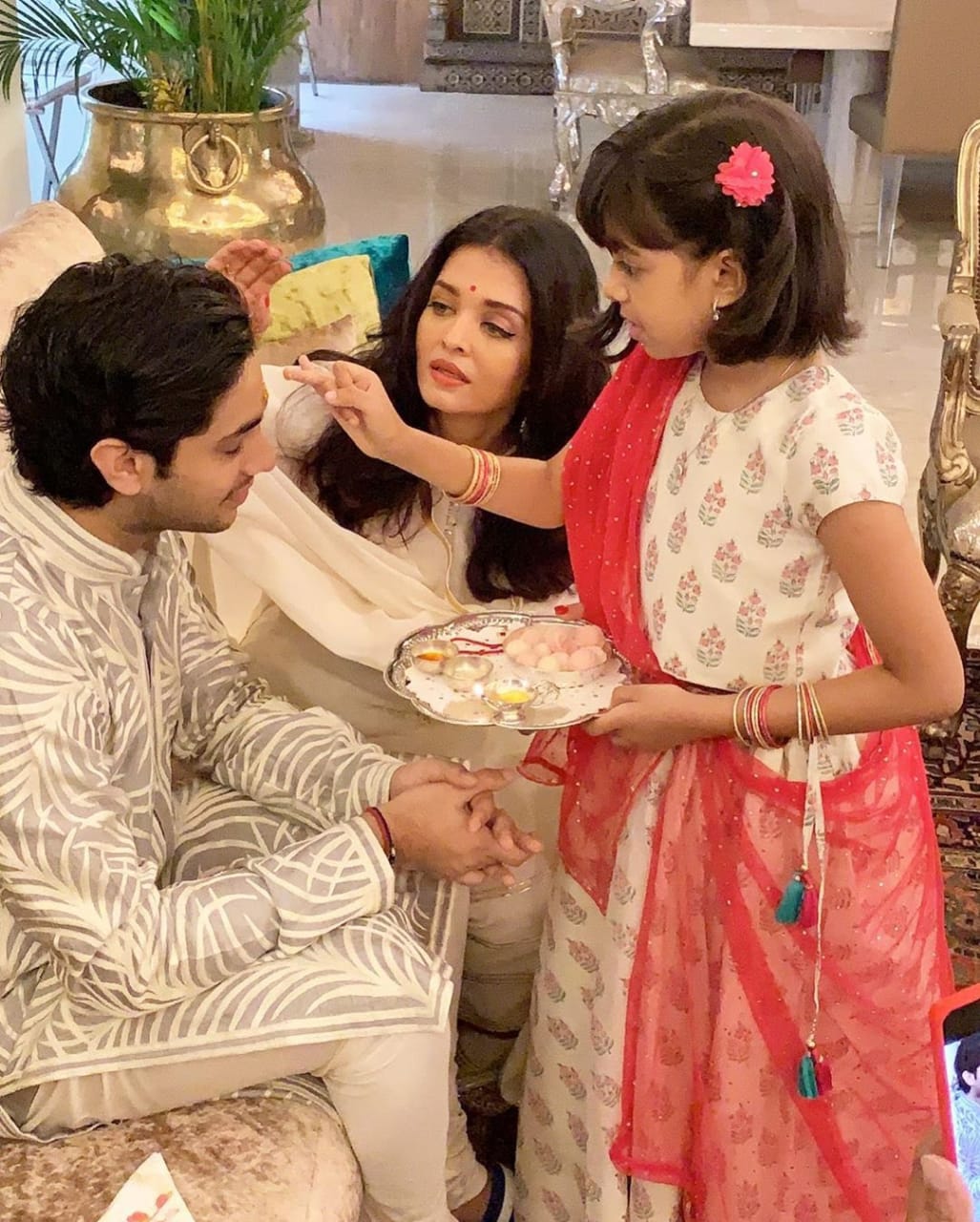 Aishwrya Ray And his Sister in law