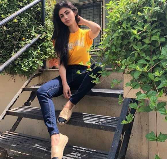 Mouni Roy 