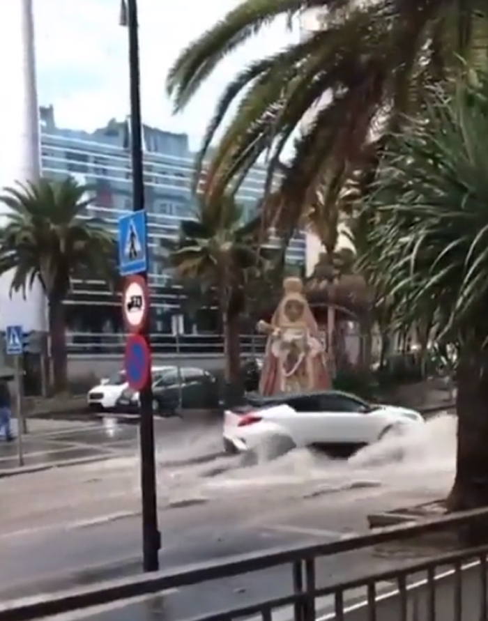 giant-statue-moves-on-road-people-called-its-miracle