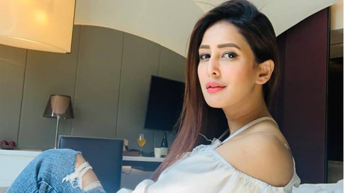 Chahat Khanna 