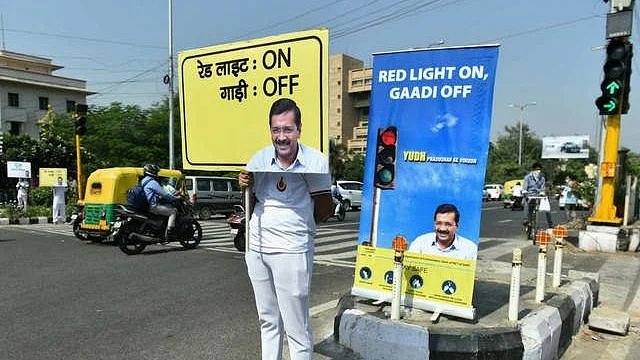 red-light-on-gaadi-off-campaign-to-run-in-delhi-till-18-november