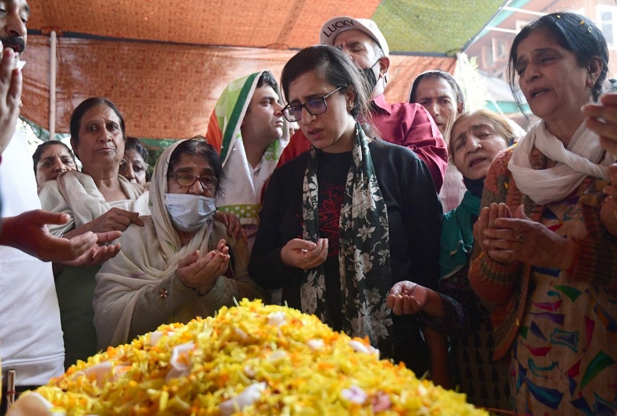 terrorists-can-kill-my-father-body-but-not-his-soul-says-daughter-of-kashmiri-pandit-makhan-lal-bindru
